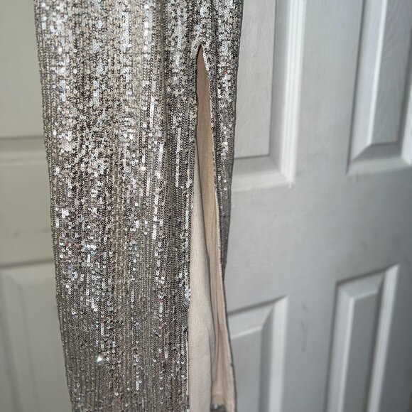 Sequin Bodycon Midi Dress - Picture 5 of 7